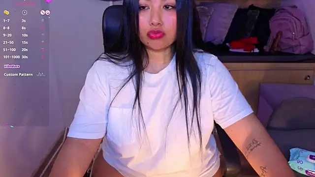 Hinata_98 Adlı Modelin Canlı XXX Sohbeti