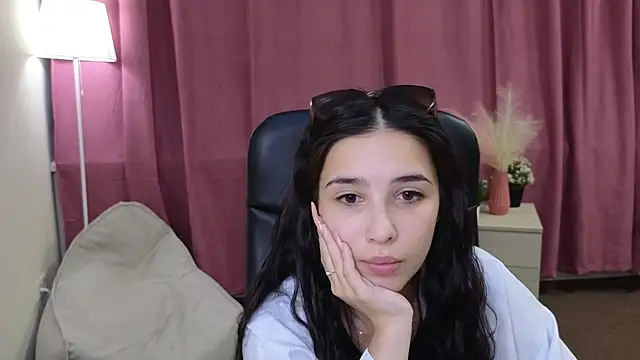 LilianHamersly Adlı Modelin Canlı XXX Sohbeti