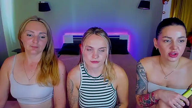 MagicEyess' Live XXX Chat