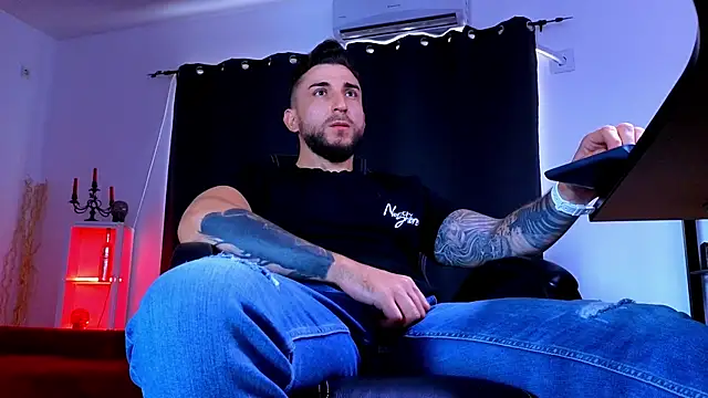 Онлайн чат XXX MightyAaron66
