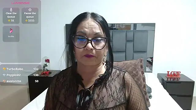 lindaesmeralda's Live XXX Chat