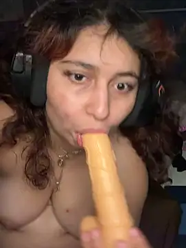 lunababyyn's Live XXX Chat