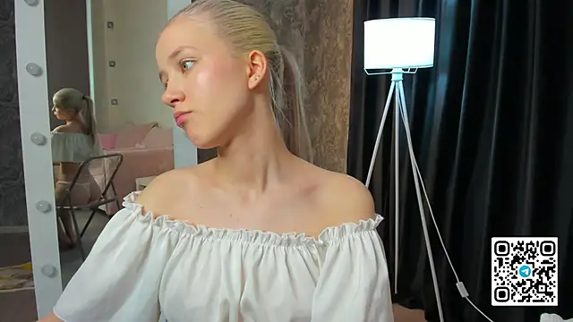 Anellyball élő XXX-chatje