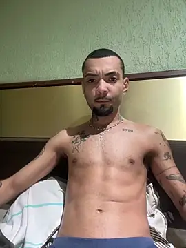Rik_Olix live XXX chat