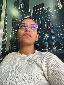 Sara-77 XXX чат на живо