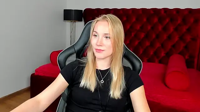 Chat +18 de ElaraVoltage ao vivo
