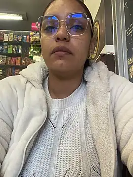 Sara-77's Live XXX Chat