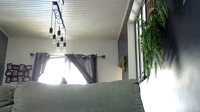 feline27 Adlı Modelin Web Kamerası Şovu
