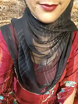 Indian-Aleena Chat XXX in diretta