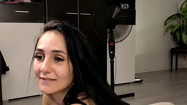 AmaraCross Adlı Modelin Canlı XXX Sohbeti