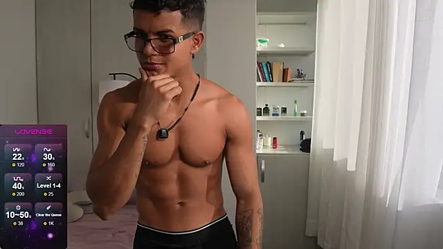 Paradise_boy__ live XXX chat