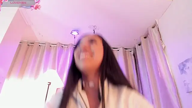 XXX chat uživo modela Dulcerouss__