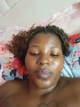 Chat XXX ao vivo de TrishaKalid