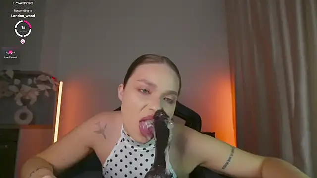 violla_sinzz's Live XXX Chat