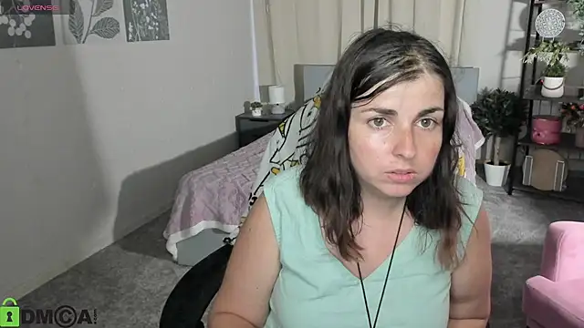 צ'אט XXX בשידור חי של MartaEdams