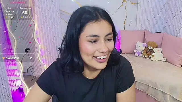 PEACHY_TAY élő XXX-chatje