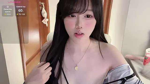uu_7 live XXX chat