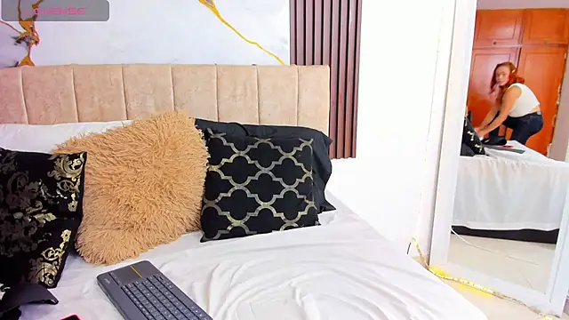 cristalwalker__'s Live XXX Chat