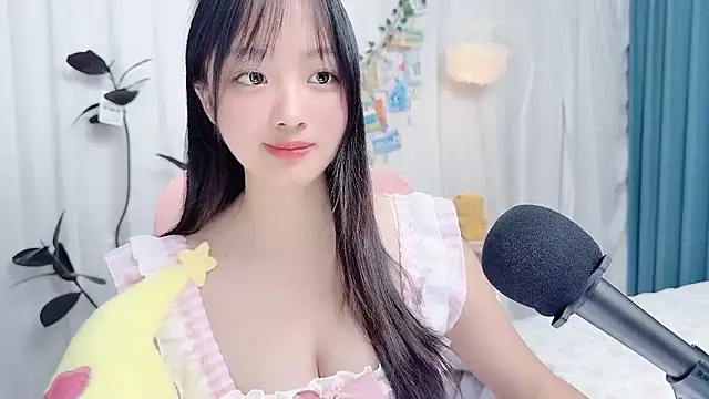 Winnie666999 现场XXX聊天