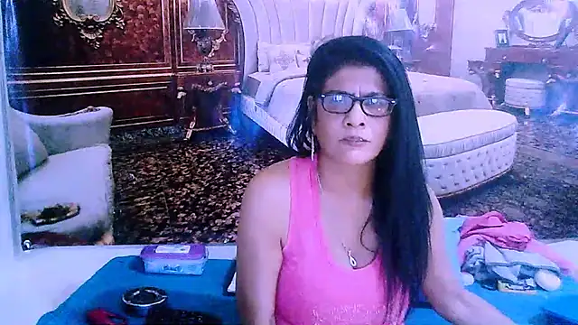 IndianAllure's Live XXX Chat