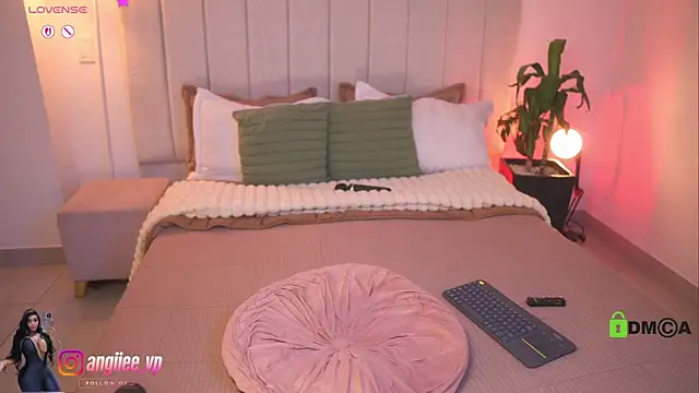 Chatroom XXX en direct de nicoletth18