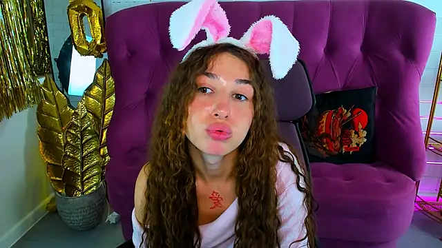 צ'אט XXX בשידור חי של AsterBlom