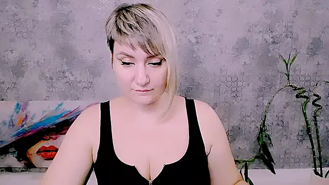 Djullia Live XXX-chat