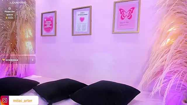 Chat XXX en directo de MiaaCarter_