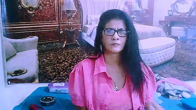 IndianAllure's Live XXX Chat