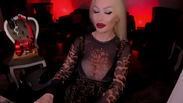 FinDomGod Live XXX-chat