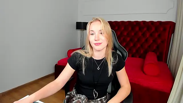 ElaraVoltage Chat XXX in diretta