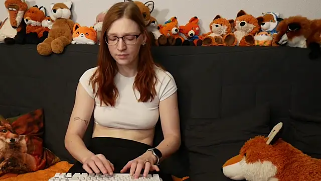 FinaFoxy's Live XXX Chat