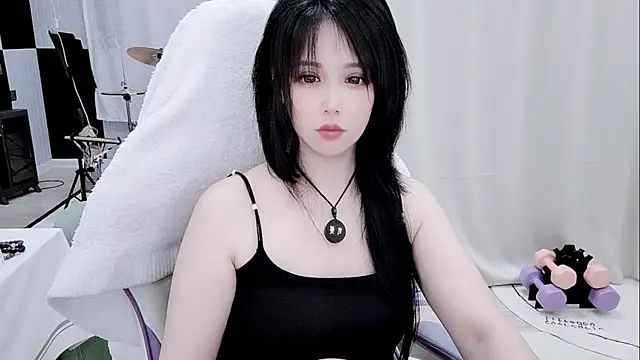 Evangelin-e Chat XXX live
