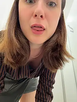 Chatroom XXX en direct de Dina_Tease