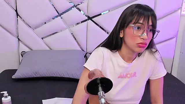 GabbieSkinny Chat XXX live