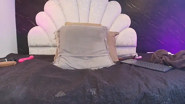 Онлайн чат XXX _MiaBrown_