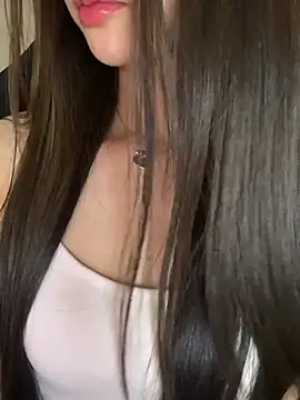 Yiyina_17 – Naživo XXX chat