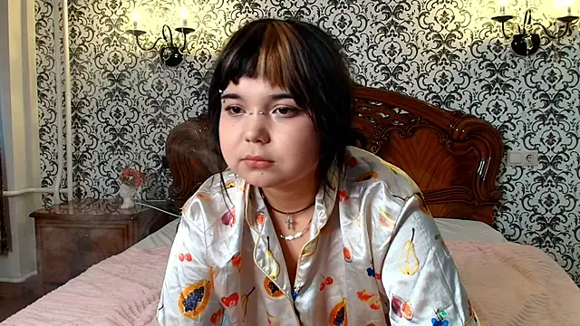 Ember_Rowe Adlı Modelin Canlı XXX Sohbeti