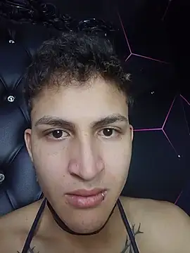 XXX chat uživo modela Axel_Romanov
