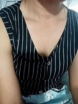 love_baby- Adlı Modelin Canlı XXX Sohbeti