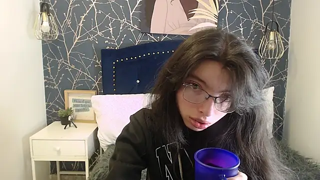 Allyshon_ Adlı Modelin Canlı XXX Sohbeti