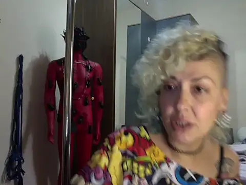 Chatroom XXX en direct de MariLouM