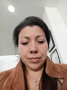SARA_21-'s Live XXX Chat