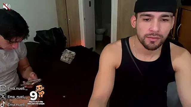  Онлайн чат XXX Emanuell__