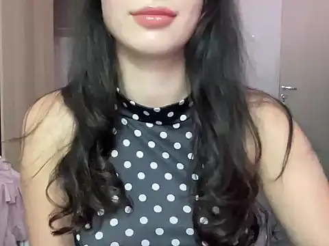 Toviraa Chat XXX live