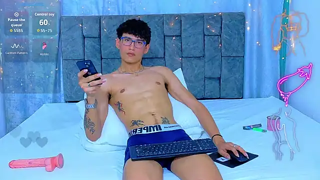 Онлайн чат XXX NicolasTorrez