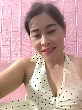 juicy-miluのライブXXXチャット