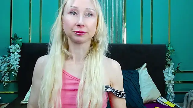 KissDreamm's Live XXX Chat