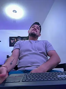 Chat XXX en directo de williamsmiiths16
