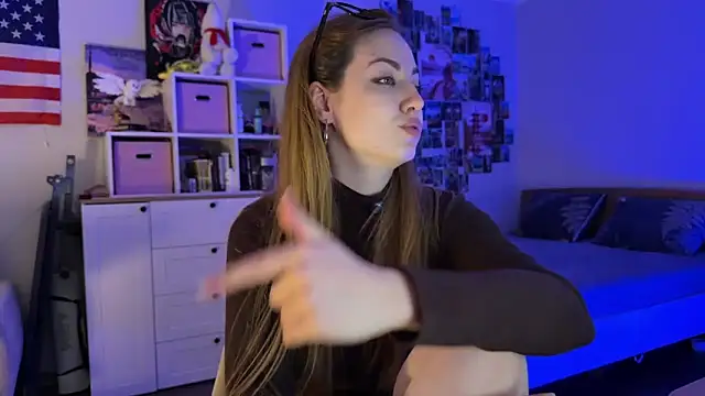 LinaWitch Adlı Modelin Canlı XXX Sohbeti
